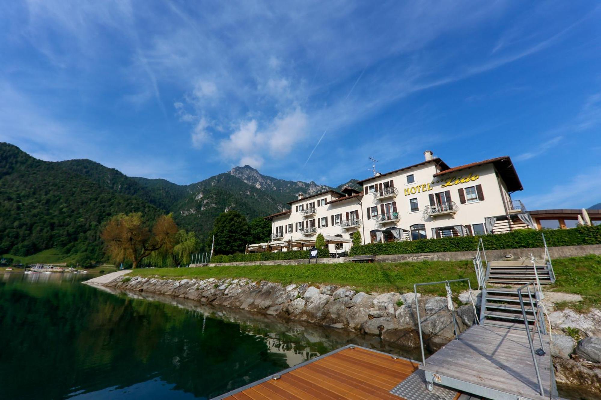 Hotel Lido Pieve Di Ledro Exterior foto